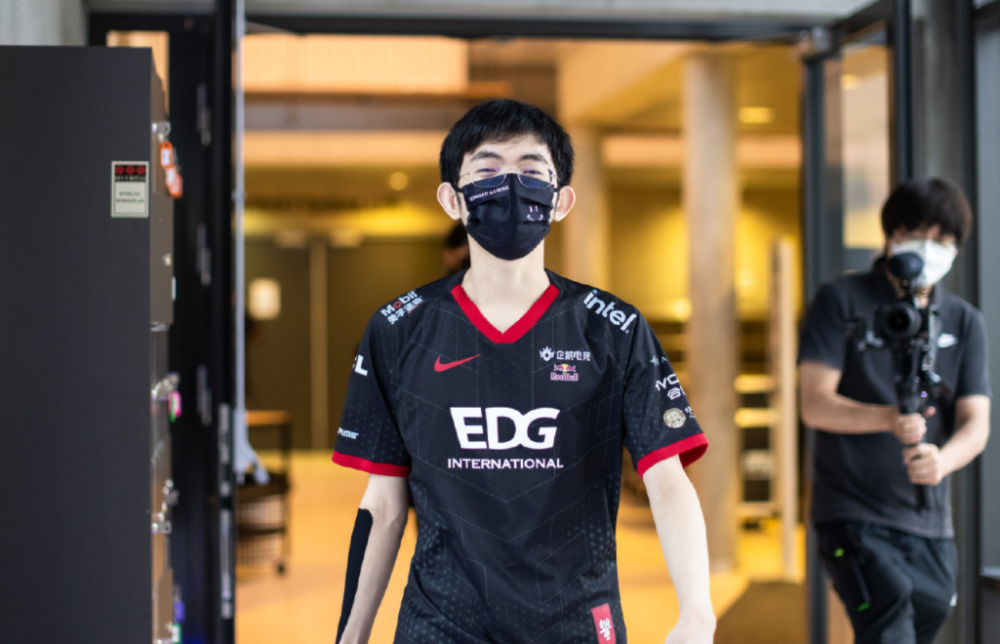 体育在线-G2横扫DFM,Viper拿下关键大龙入围赛3:0(上海)