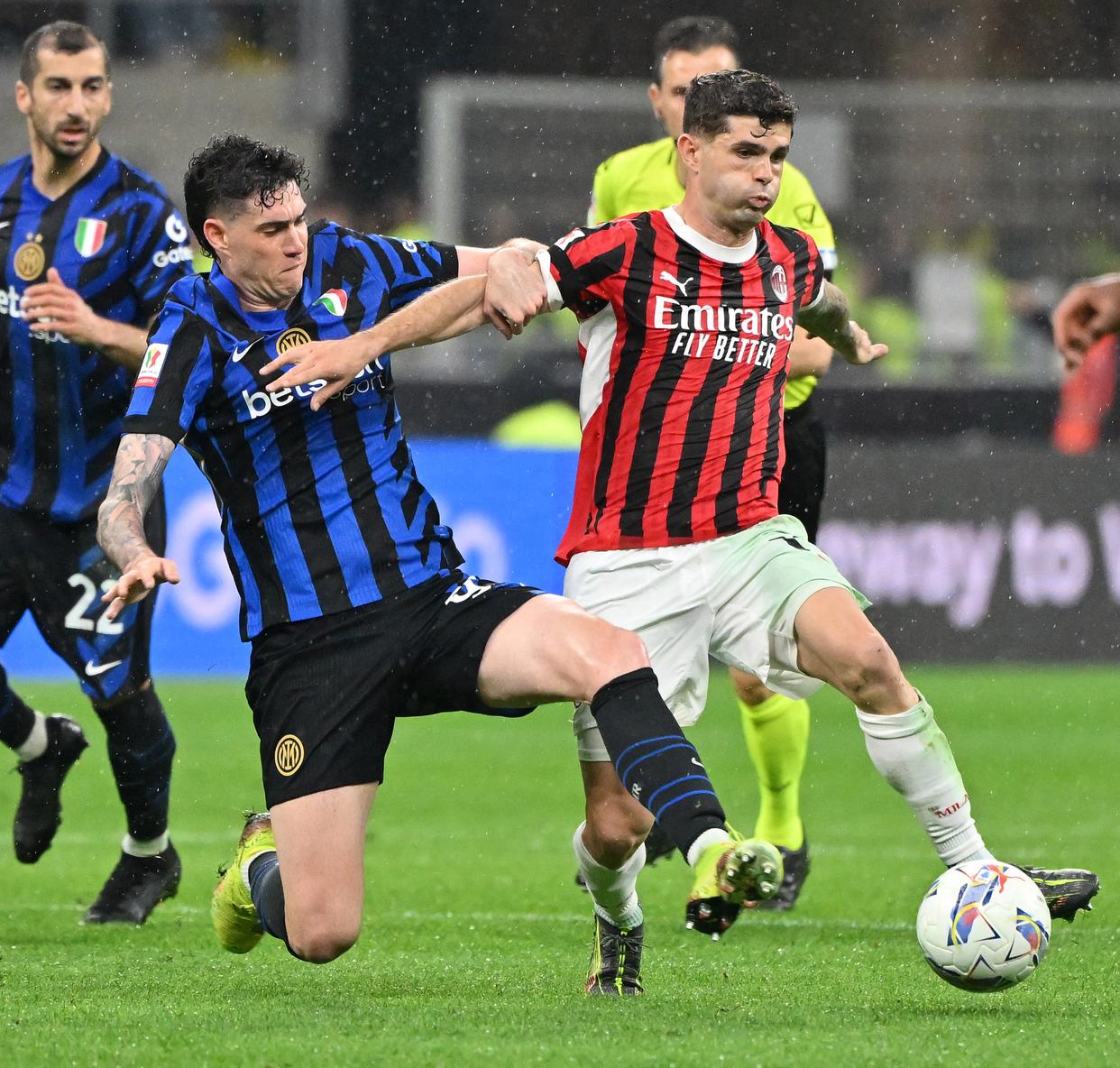 -包含米兰队在德国足球联赛中击败对手,继续前进的词条