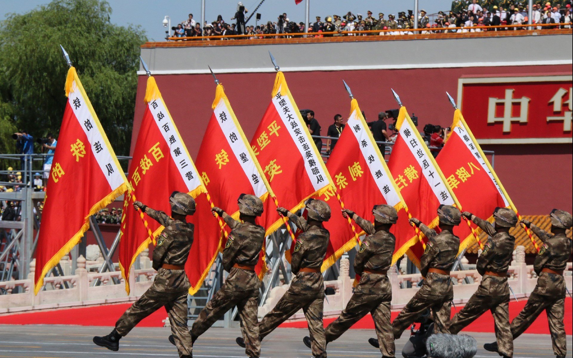 他不是巴黎的头牌，却是头号的大场面先生